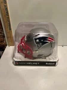 NFL NEW ENGLAND PATRIOTS MAC JONES SIGNED MINI HELMET - Picture 1 of 3