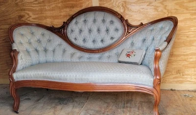 Sofá camafeo victoriano antiguo Foto 1 de 4