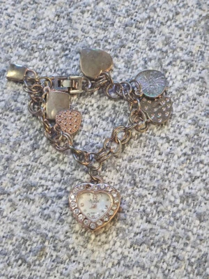 Pulsera y dijes de cadena de reloj Figaro Couture ESTILO CORAZÓN. Foto 1 de 3