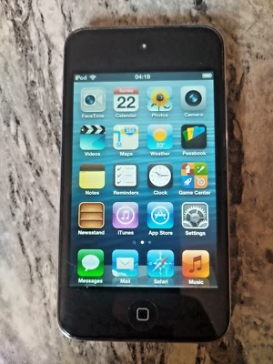 Apple iPod touch 4th Generation (Late 2010) Black (8GB) A1367 - Image 1 of 4