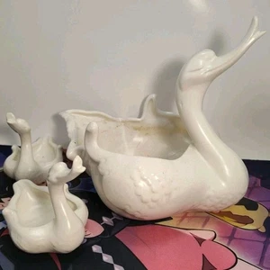 Maceta de flores de cisne genuina vintage casco blanco crema #23 con 2 mini jardineras de cisne - Imagen 1 de 21