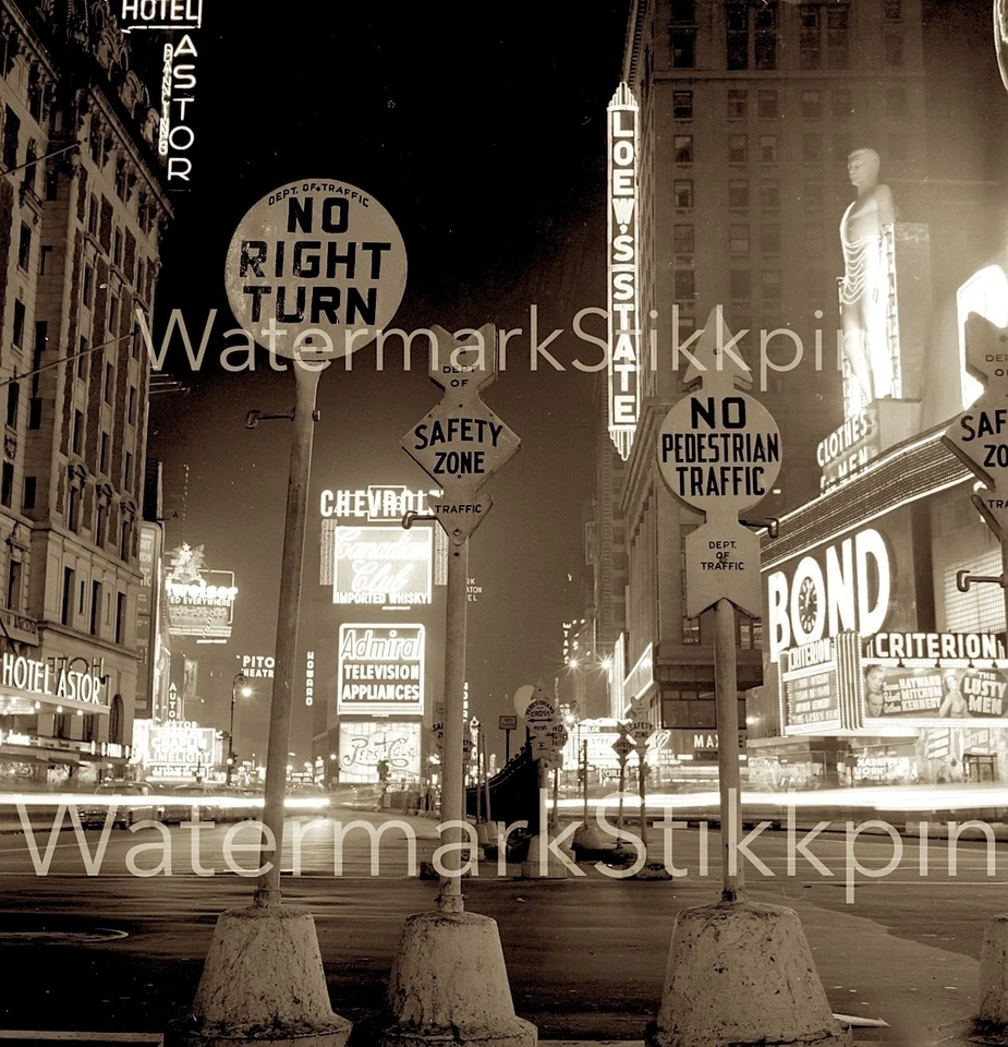 Foto 1952 Negative Times Square NYC Street Scene WOW Teatro Neón Luces Nocturnas Foto 1 de 1