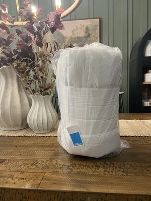 Room Essentials All Season Down Alternative Machine Washable Queen Comforter - Image 1 of 4