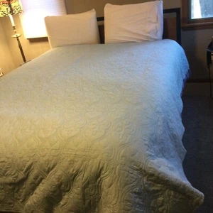 Vintage Pale Blue Quilted Coverlet Bedspread Full/Queen Fleur De Lis - Picture 1 of 5