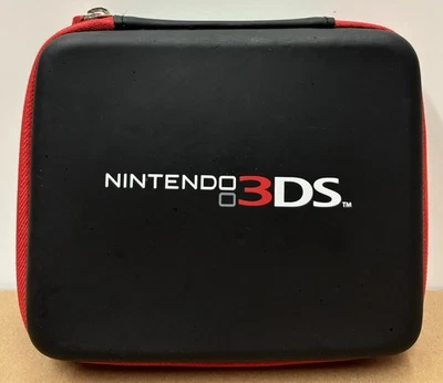 Estuche de transporte de viaje con cremallera para Nintendo 3DS de Insignia negro y rojo Foto 1 de 4