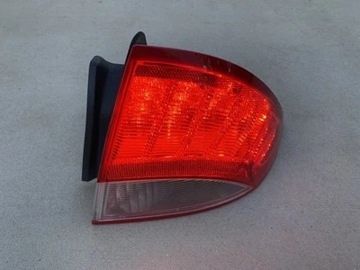 LUZ TRASERA LED EXTERIOR LADO DERECHO/PASAJERO MERCURY MILAN 2010-2011 9N73-13B504-A Foto 1 de 4