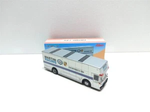 Camion Mercedes O317 Trasnporter Porsche Team Martini Racing - 1/64 Schuco - Imagen 1 de 7