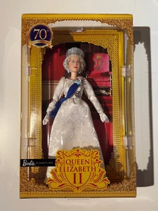 Barbie Signature Queen Elizabeth II Platinum Jubilee Doll - Limited Editio - NEU - Bild 1 von 2