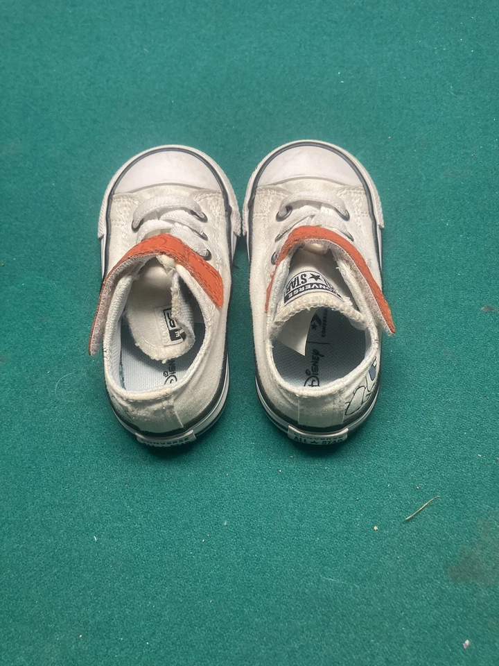 Zapatos Converse Disney Frozen para niños pequeños talla infantil 5 blancos con correa Olaf en los laterales Foto 1 de 4