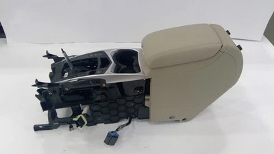 Se adapta a consola Cadillac SRX 2012 22856714 - NUEVO FABRICANTE DE EQUIPOS ORIGINALES 22856714 Foto 1 de 3