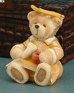 GRADUACIÓN Oso de Peluche Diploma Gorra Apple Libro Miniatura Regalo Grados Escritorio Decoración - Imagen 1 de 1