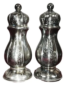 PAIRE DE SALIÈRES DE STYLE ANGLAIS. EN ARGENT AVEC POINÇON ÉTOILE. ESPAGNE. XXE - Imagen 1 de 1