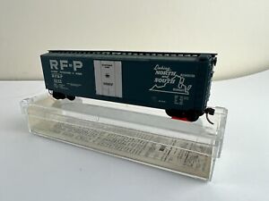 Kadee Micro-Trains N Scale #32040 RF&P 50' Standard Steel Boxcar Plug Door