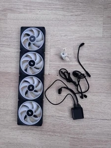 Corsair QX120 RGB Fans With Icue Link Hub - Afbeelding 1 van 2