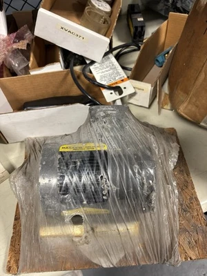 NEW NO BOX Baldor Motor 08HP 42CZ Frame Three phase 33-1076-1060 - Image 1 of 4