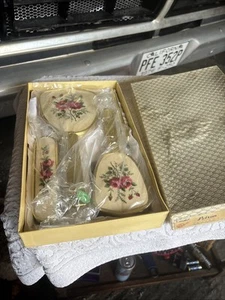 Vintage Rondis embroidered Dressing table vanity set in superb condition Boxed - Picture 1 of 11