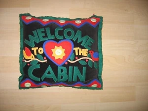 ADORABLE HAND CRAFTED WOOL FELT PILLOW WELCOME TO THE CABIN, NEW - Picture 1 of 2