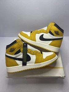 NIB Nike Air Jordan Retro 1 (GS) High OG Yellow Ochre FD1437-701 Size 4Y - Imagen 1 de 7