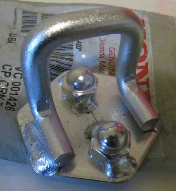 Honda OEM Door Striker MU700 Big Red 2009 2010 2011 2012 2013 NEW 67238-HL1-A00 Foto 1 de 1