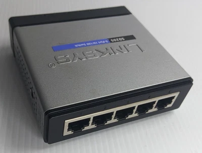 ETHERNET SWITCH || LINKSYS SD205 | ver.2.0 | 5 port | 10/100 - Image 1 of 4