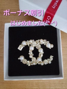 CHANEL Logo Brooch Pearl Crystal Gold Pin with Gift Box - Picture 1 of 4
