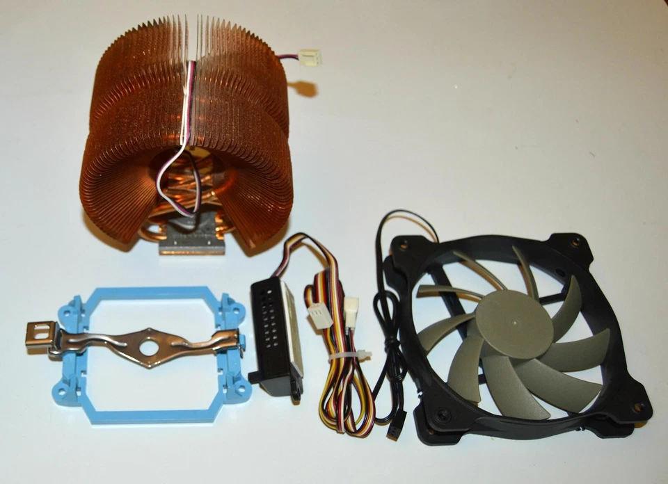 ZALMAN ZF9225ATH CPU Heat Sink w/ FAN MATE 2 Controller, A1225L12S-2 Fan - Image 1 of 4