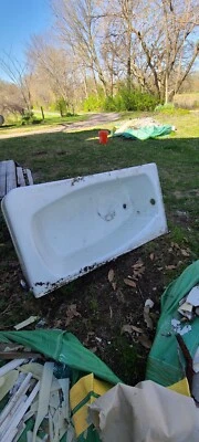 American Radiator Standard white bath tub - Image 1 of 4