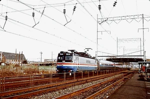 ORIGINAL KODACHROME SLIDE AMTRAK AEM-7 #944 AT MARCUS HOOK, PA MARCH 1988 - Picture 1 of 1