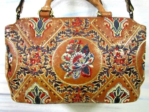 PATRICIA NASH ANGELIN GOLD EMBROIDERED FLORAL DESIGN LEATHER PURSE - NWT - Picture 1 of 8