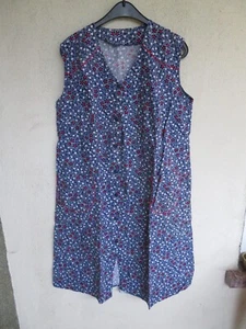 Vintage Kittelschürze Kittel Schürze blau mit roten und weißen Blumen Topzustand - Bild 1 von 5