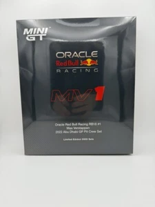 Oracle Red Bull Racing RB18 2022 Winner #1 Abu Dhabi Grand Prix Pit Crew Set - Picture 1 of 10
