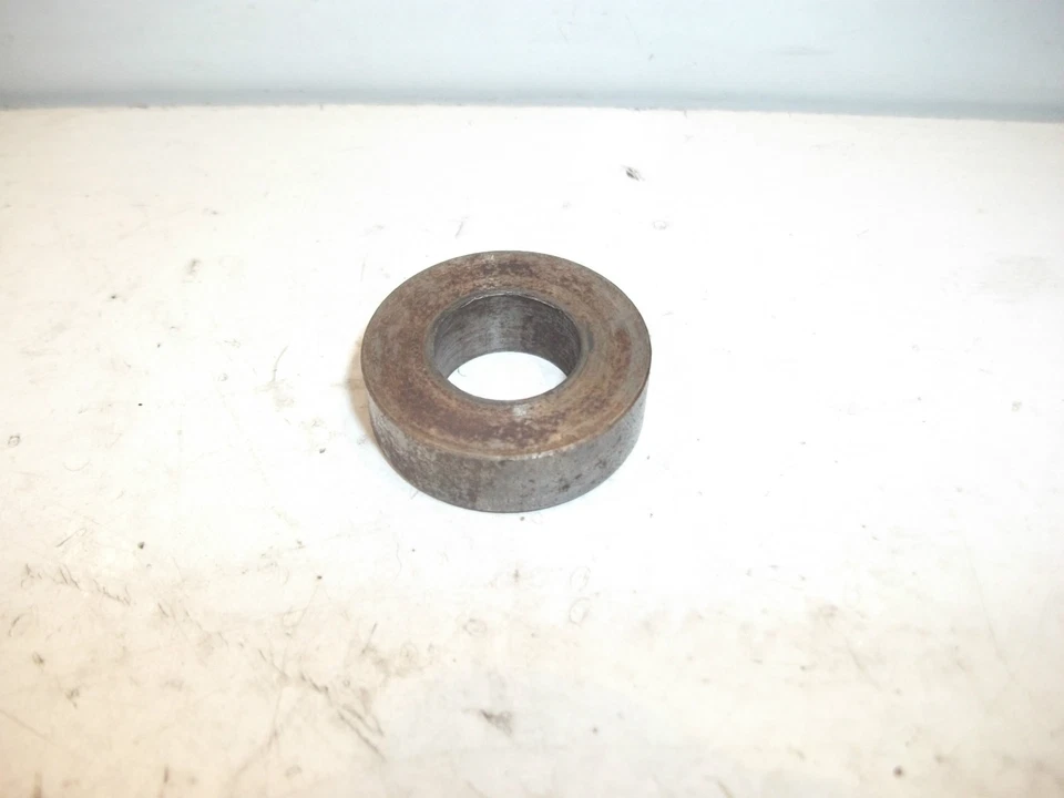 Moteur Gutbrod Motostandard T130 - Entretoise noix de lanceur / turbine - Photo 1/1