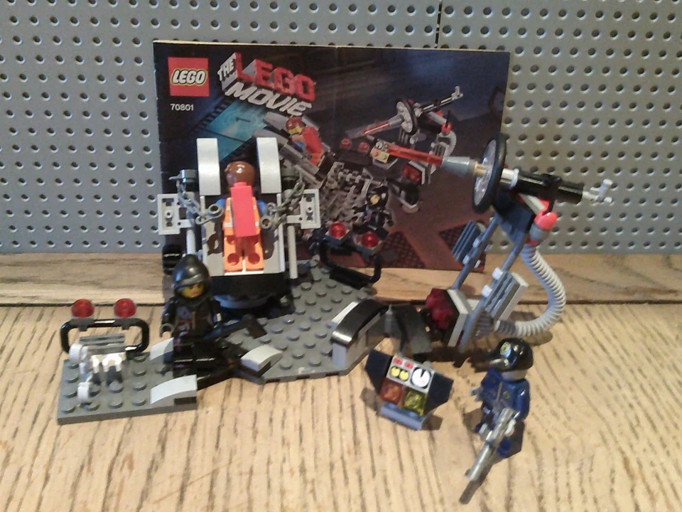 Lego  The LEGO Movie 70801 Melting Room (100% Complete) Pck2 - Image 1 of 1