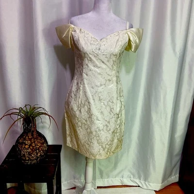 Свадебное платье-футляр Roberta с открытыми плечами и развевающимися рукавами винтажное размер 12 - Изображение 1 из 4