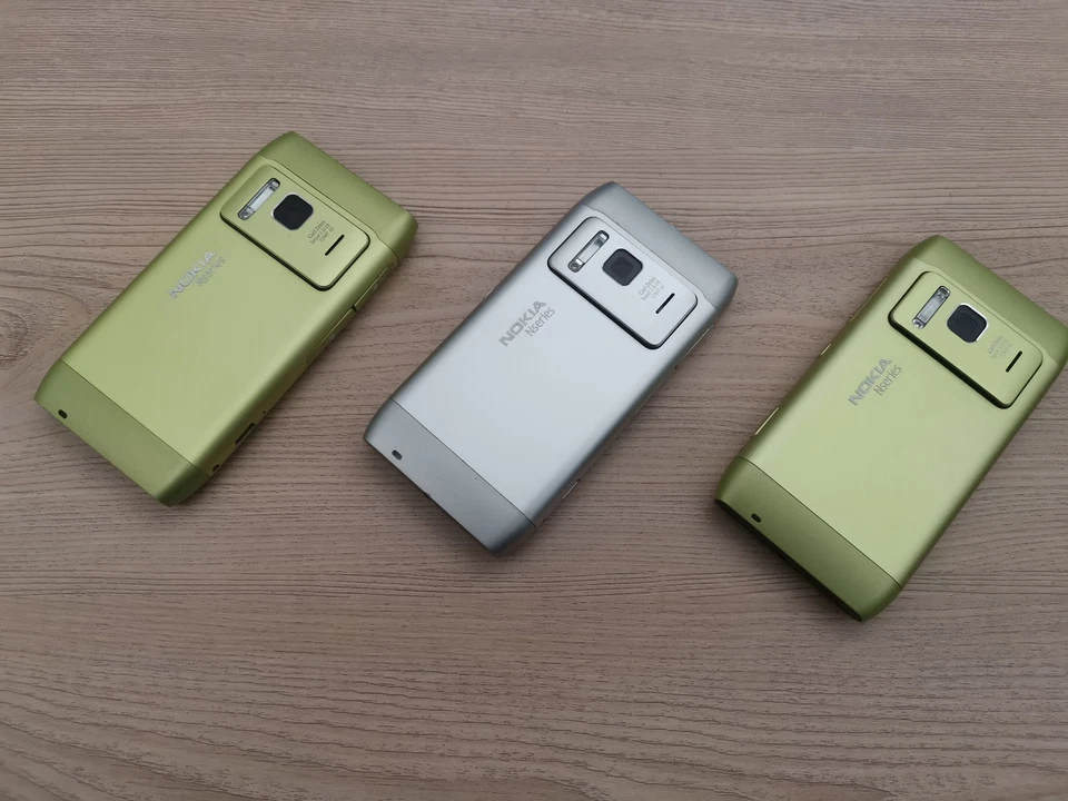 Teléfono Móvil Nokia N8 Pantalla Táctil 3.5" - Cámara 12MP, ROM 16GB, WIFI 3G BT Foto 1 de 4