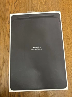 iPad Pro 12,9 pulgadas funda de cuero en caja venta al por menor $149 ligeramente usado Foto 1 de 4