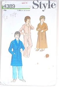 Vintage 1970's Style 4389 Boys Dressing Gown Wrap Bath Robe & Pajamas Age 12 - Picture 1 of 4