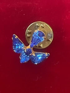 Royal Blue Rhinestone Gold Tone Bird Lapel Pin Unmarked .65" - Picture 1 of 2