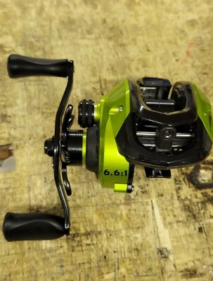 Lunkerhunt Bedlam Baitcast Reel  6.6:1 new - Image 1 of 4