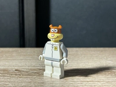 LEGO Spongebob Sandy Cheeks Minifigure BOB012 NO HELMET - Image 1 of 2