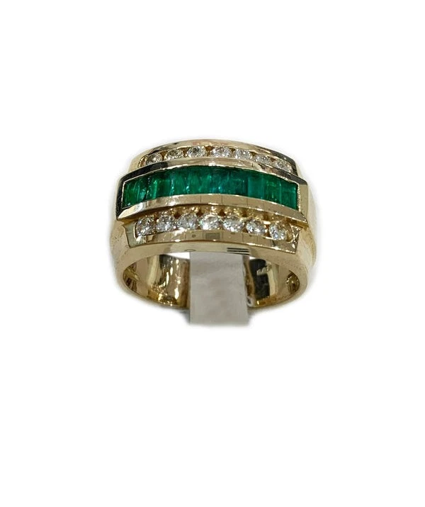 Anillo enchapado en oro amarillo de 14k creado con diamantes y esmeraldas para hombre corte princesa 3 quilates Foto 1 de 4