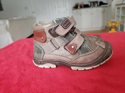 Beeko Etini Boys Brown Leather Boots SZ8.5 Eur 25 - Image 1 of 4