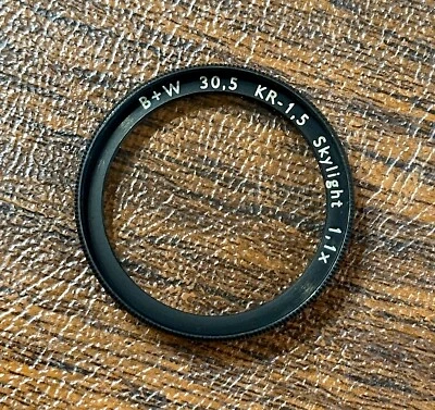 B+W F-Pro 30.5 KR-1.5 Skylight 1.1x filter - Image 1 of 3