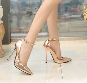 Las mejores ofertas en Tacones de oro para De mujer | eBay