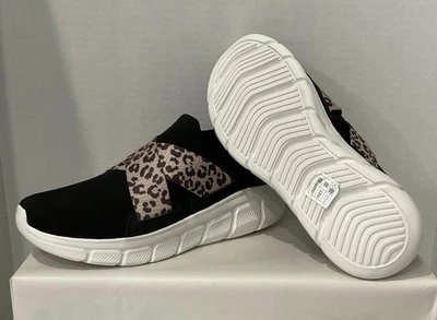 Skechers BOBS Women Sz 9.5 Stretch Memory Foam Sneaker Black Animal Print 117330 - Image 1 of 4