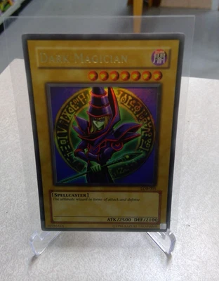 Yu-Gi-Oh TCG Dark Magician LOB-005 Unlimited Ultra Rare - Image 1 of 2