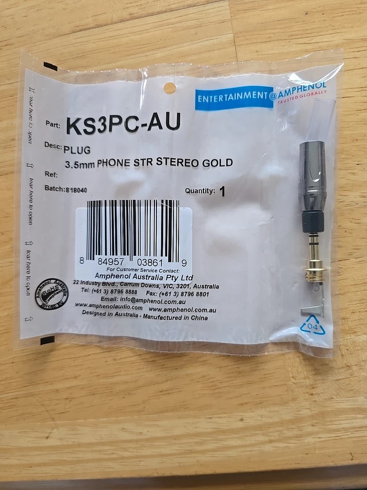 Enchufe mini jack estéreo Amphenol KS3PC-AU. Conector auxiliar chapado en oro de 3,5 mm Foto 1 de 1