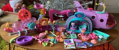Little Pet Shop Playsets Lot Airplane Jet + Stage & Accessories + 3 Figure Lot - Image 1 of 4