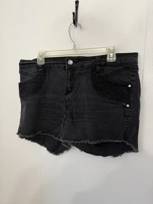 Bermuda jeans preta Rue 21 16 franja de crochê strass - Imagem 1 de 4