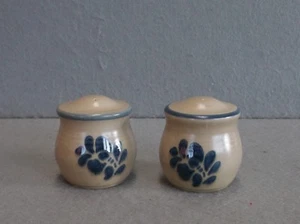 PFALTZGRAFF ARTE POPULAR SAL PIMIENTA AGITADORES Azul Cobalto Floral Vintage ARTÍCULOS DE PIEDRA - Imagen 1 de 6